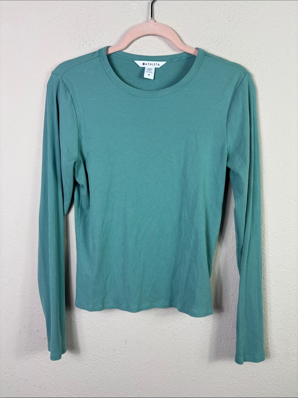 Athleta Sage Green Long Sleeve Crewneck Ribbed Top size Medium